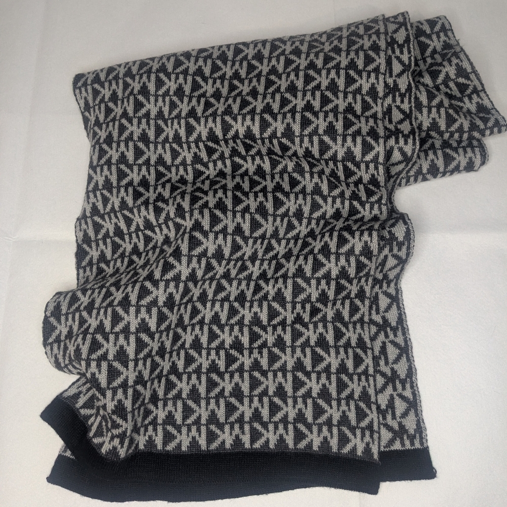 MICHAEL KORS Neck Scarf